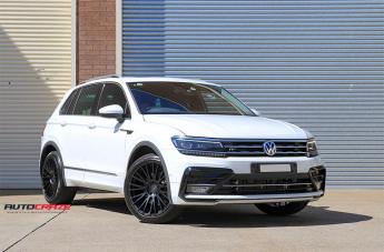 VOLKSWAGEN TIGUAN IMPACT SATIN BLACK